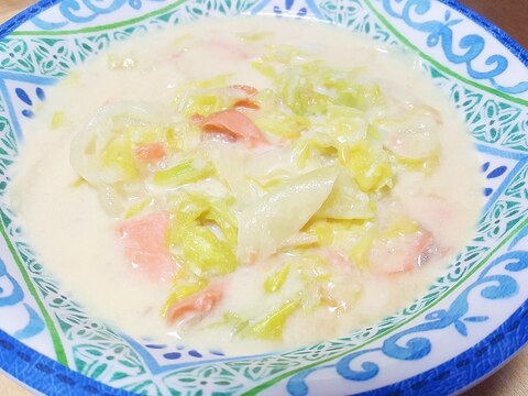 白菜と鮭の豆乳煮